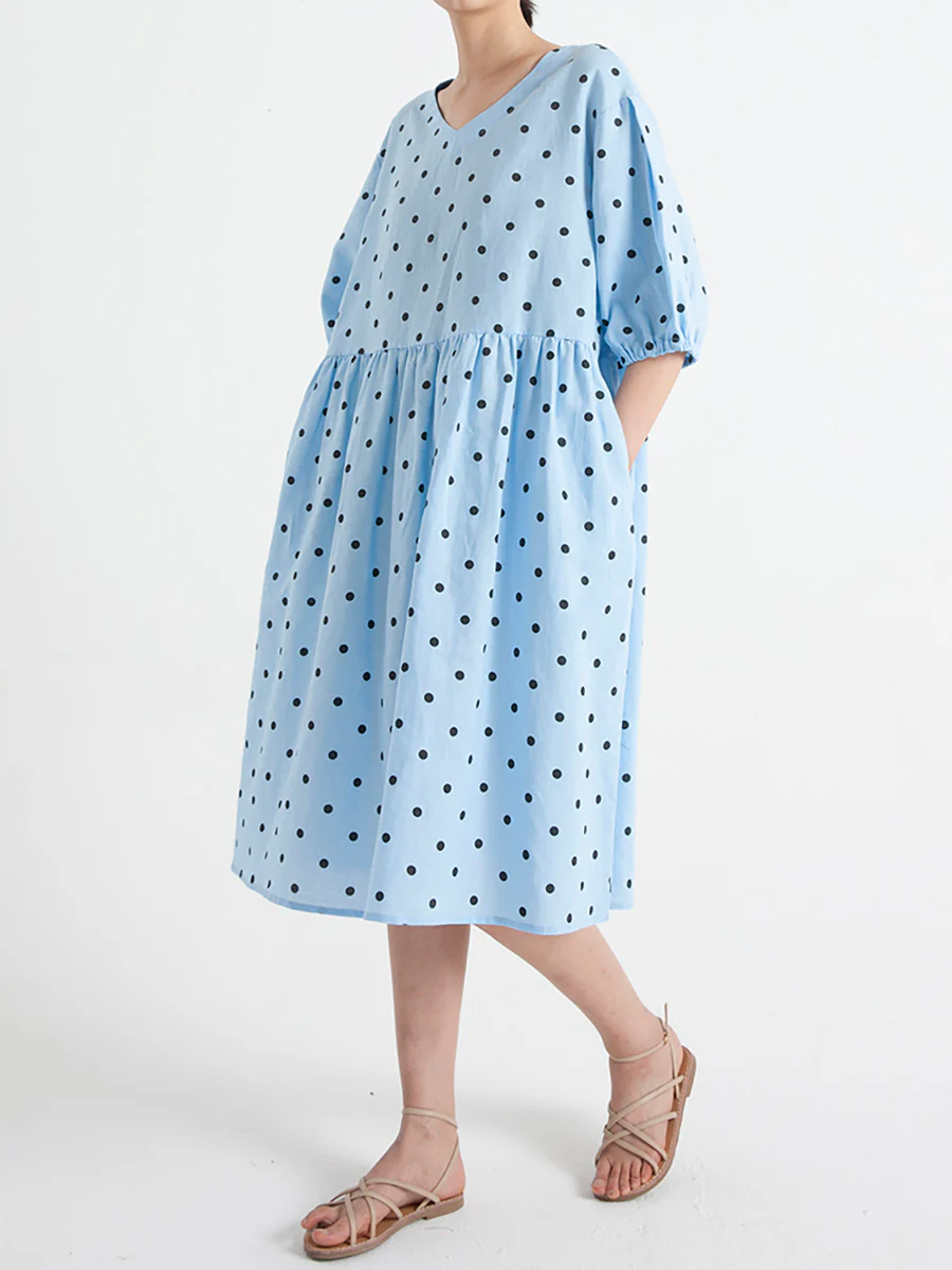 Plus Size Dot V Neck Summer Pleated Short Sleeve Dress - Image 4