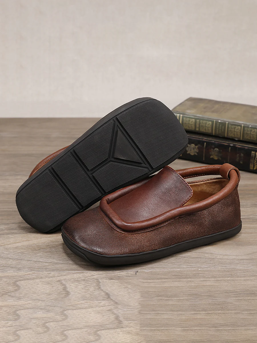 Women Round Toe Flat Vintage Leather Shoes - Image 5